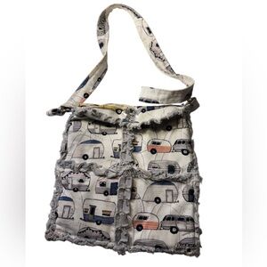 Custom Handmade Stylish Camper Camping Print Women's Shoulder Bag